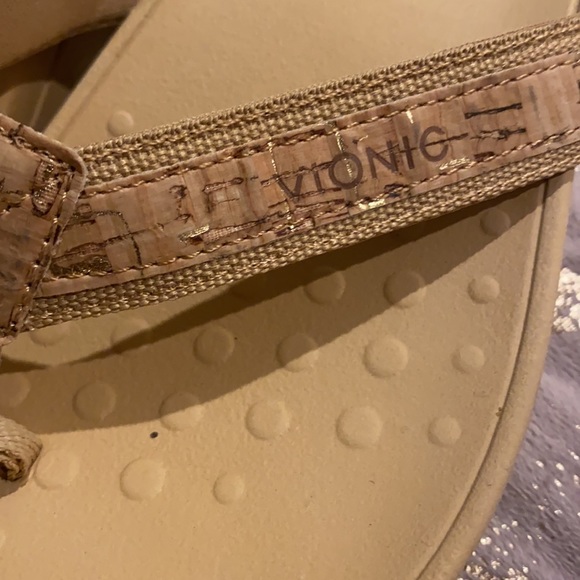 Vionic shoes - Picture 2 of 5
